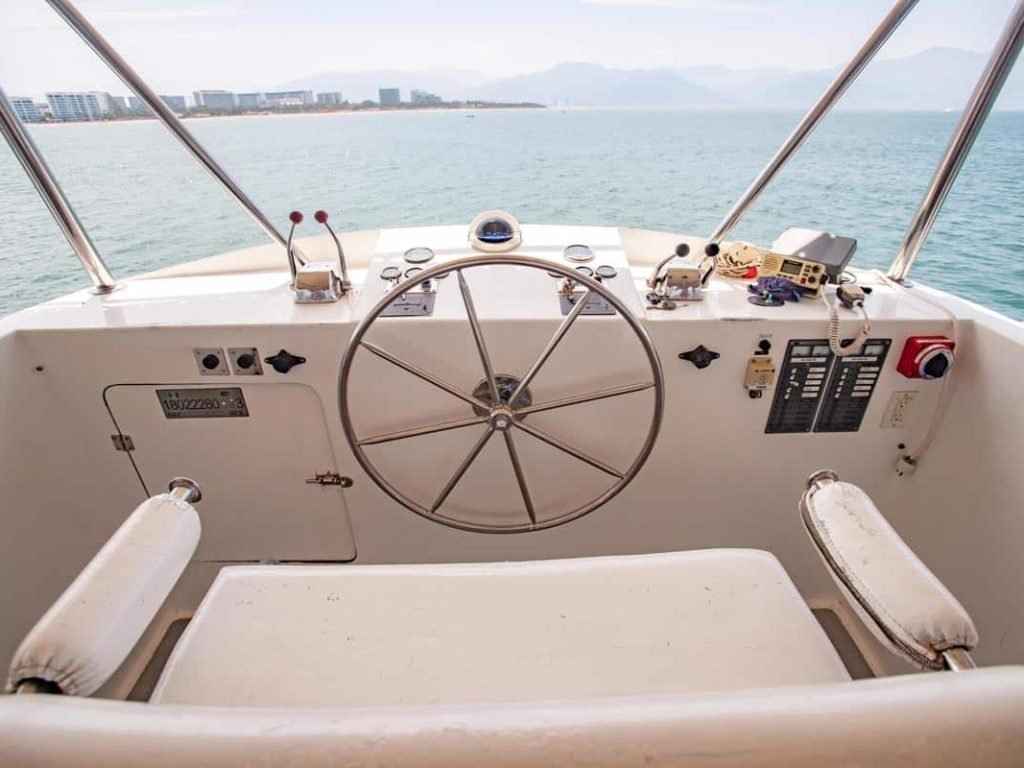 Catamaran-90-FT-en-Puerto-Vallarta-en-renta-(7)
