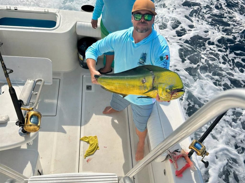 Lancha de Pesca en Nuevo Vallarta Electra 35