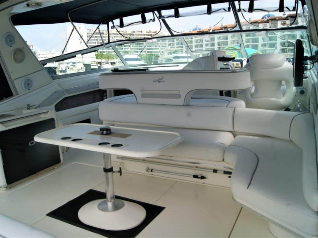 Cheap yacht in Puerto Vallarta - Sea Ray 42
