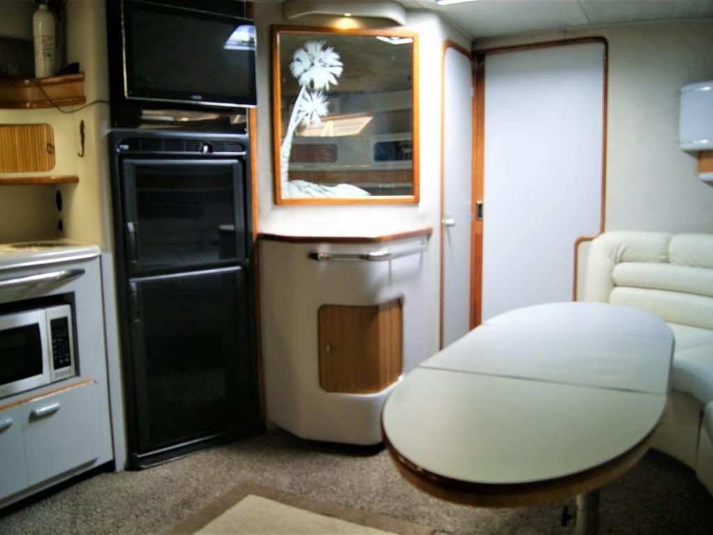Cheap yacht in Puerto Vallarta - Sea Ray 42