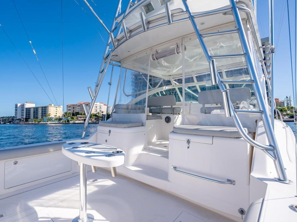 Lanchas-de-pesca-en-puerto-vallarta---Cabo-35-Express-(5)