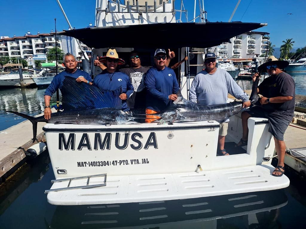 Mamusa-40-Lancha de pesca en Puerto Vallarta
