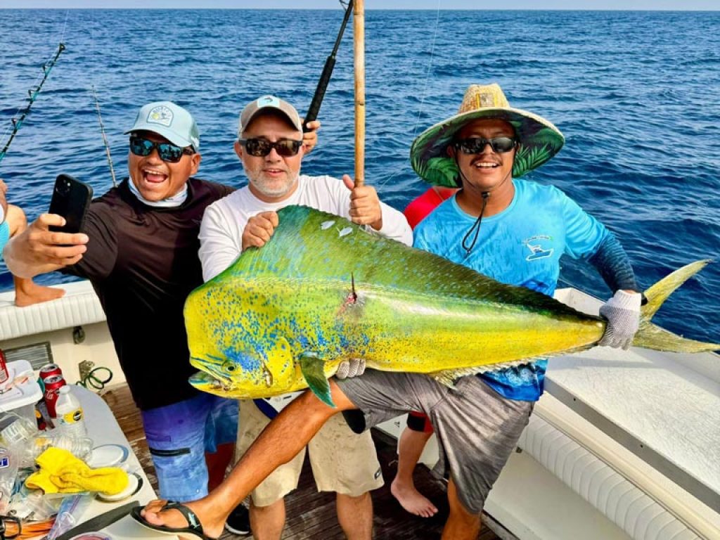Hatteras 60 - Overnight Fishing Charter