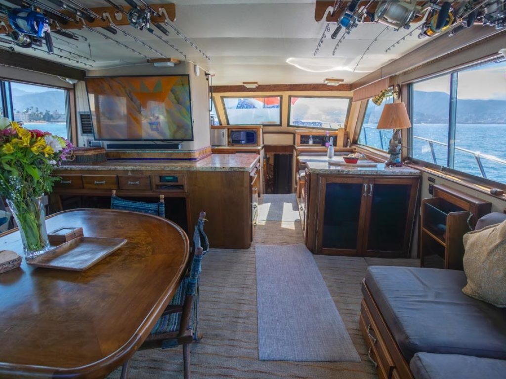 Hatteras 60 - Overnight Fishing Charter