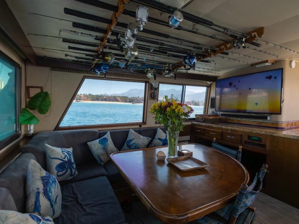 Hatteras 60 - Overnight Fishing Charter
