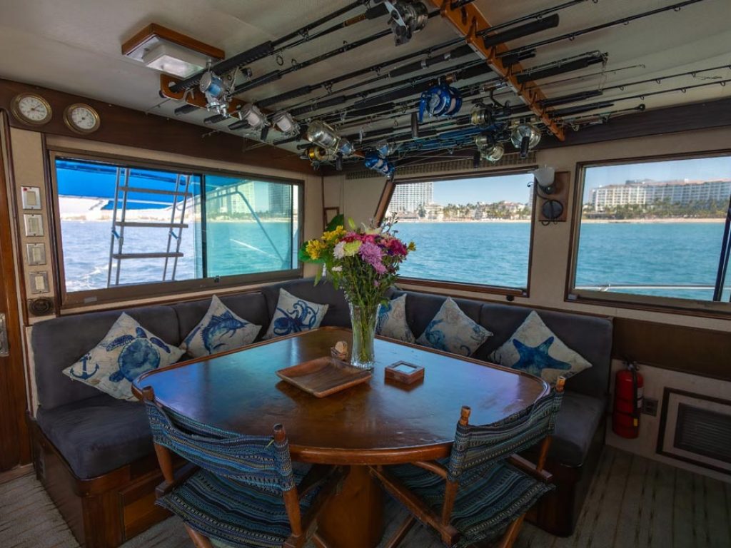 Hatteras 60 - Overnight Fishing Charter