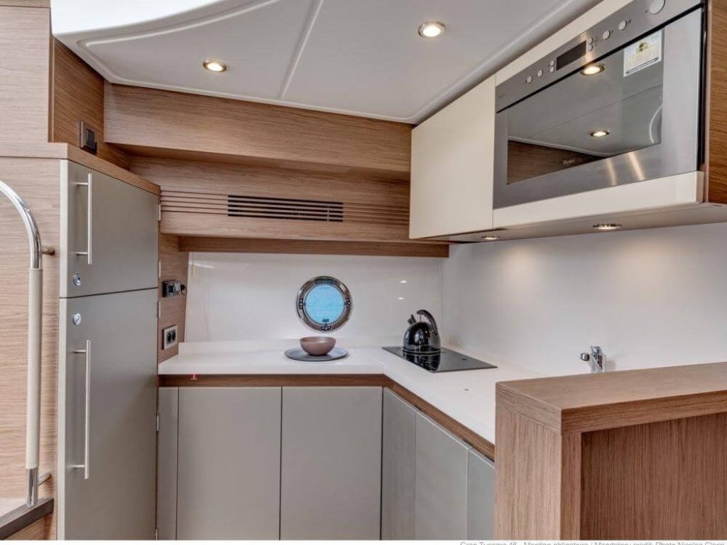 Yate de lujo en Puerto Vallarta - Benateau 48
