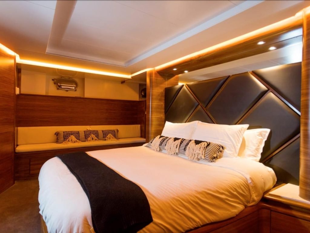 Puerto-Vallarta-Overnight-Yacht-Charter-(4)