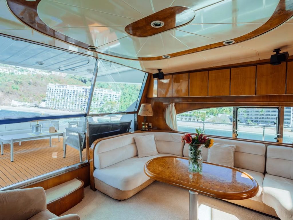 Puerto-Vallarta-Yacht-Charter---Vtech-65-(6)