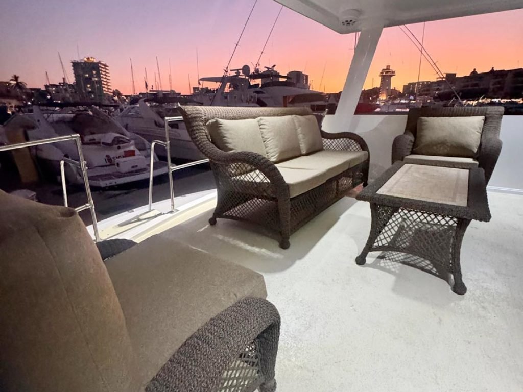 Renta-de-Yate-en-Puerto-Vallarta---Custom-50-(1)