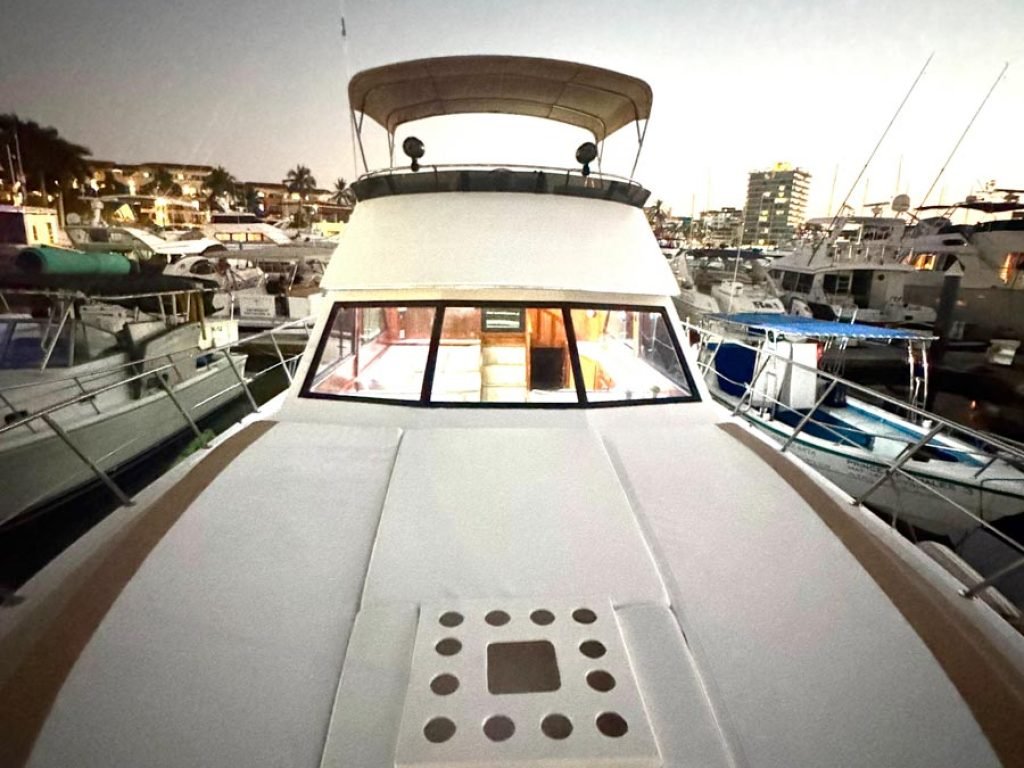 Renta-de-Yate-en-Puerto-Vallarta---Custom-50-(3)