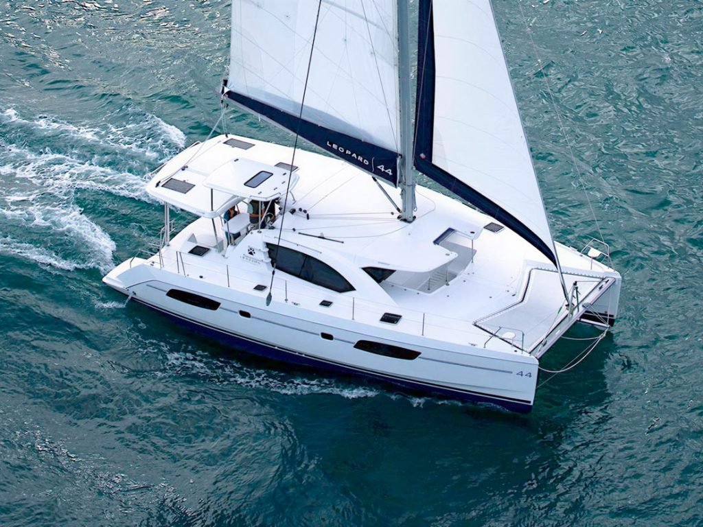 Renta-de-catamaran-en-puerto-vallarta---Leopard-44-(1)