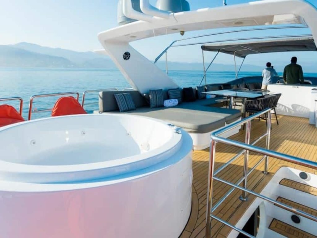 Renta-de-yate-por-24-horas-en-Puerto-Vallarta-(10)