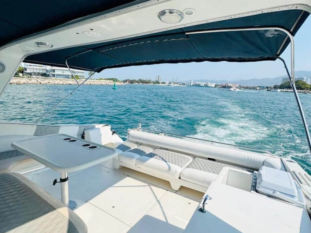 Renta-de-yate-por-24-horas-en-Puerto-Vallarta-(2)