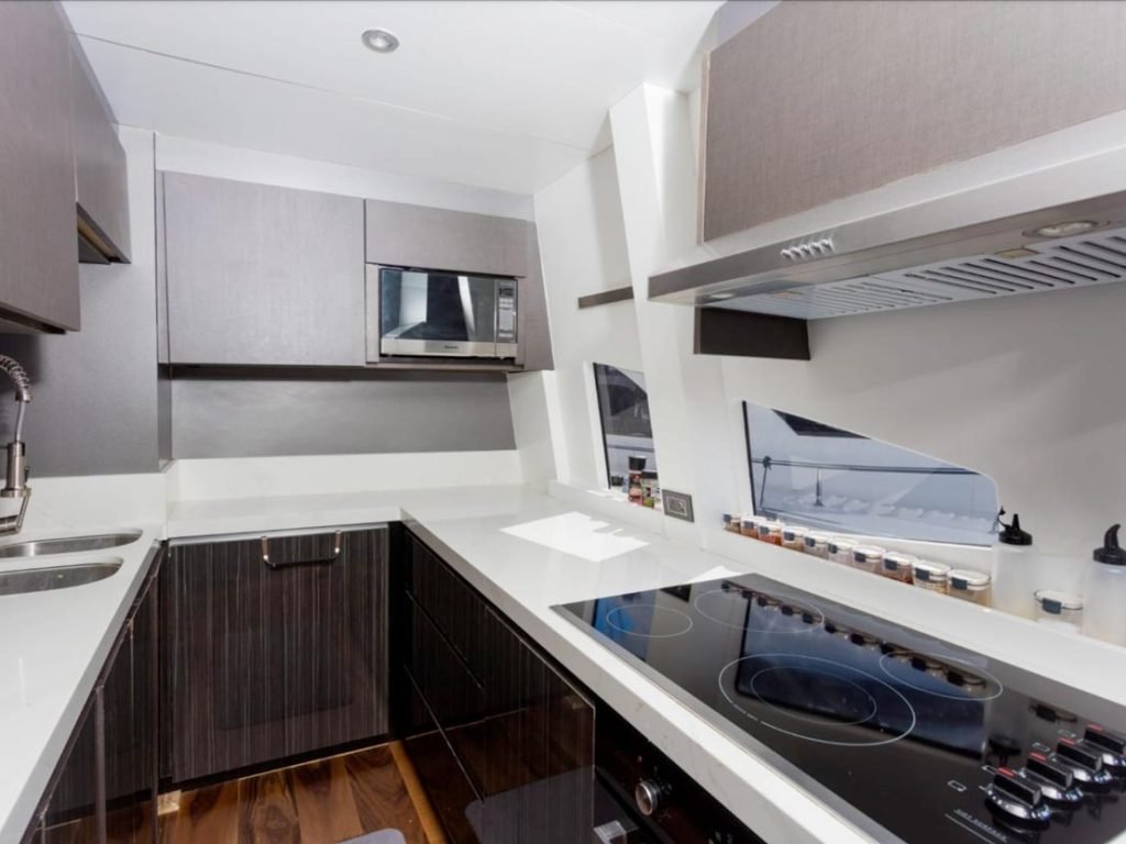 Renta-de-yate-por-24-horas-en-Puerto-Vallarta-(7)