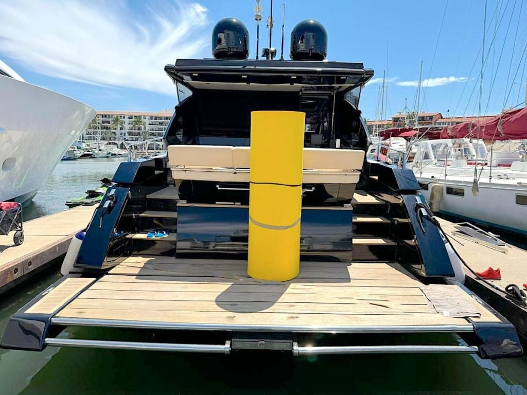 Renta-de-yates-de-lujo-en-puerto-vallarta-Rio-58 (1)