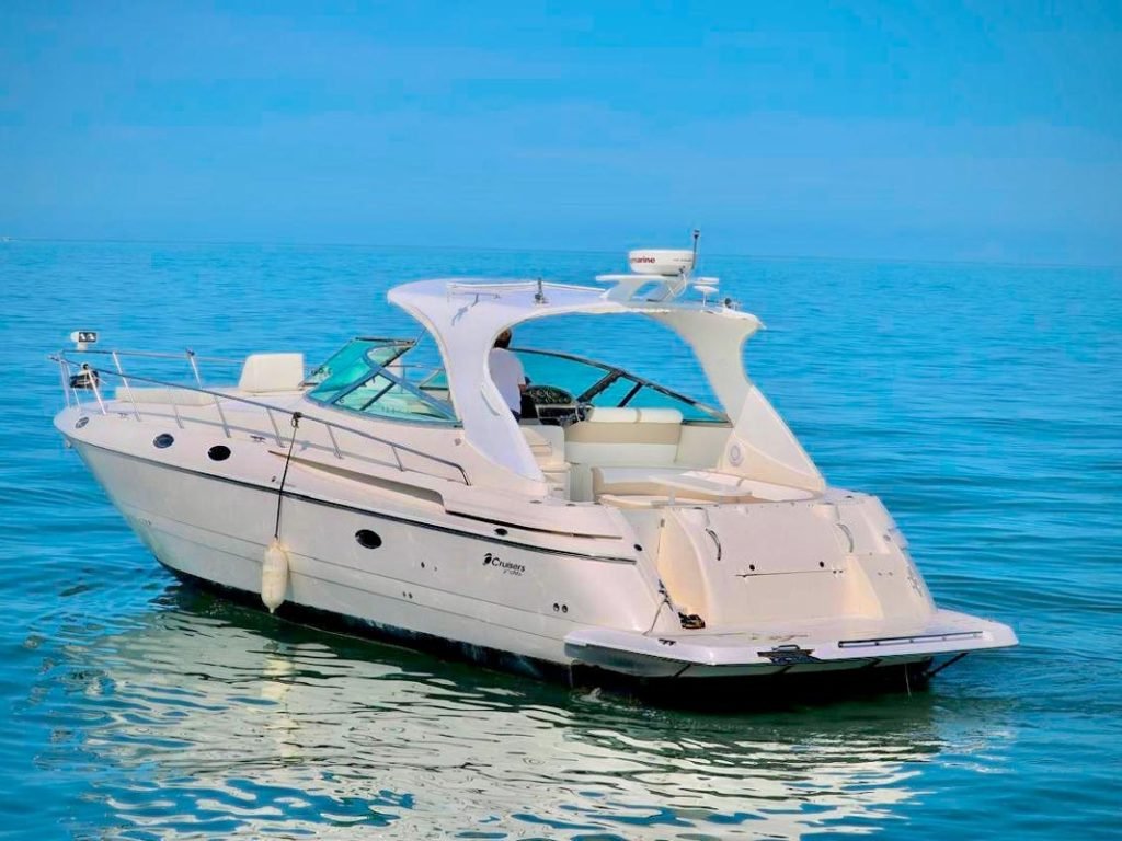 Renta-de-yates-en-puerto-vallarta---Cruiser-44-(4)