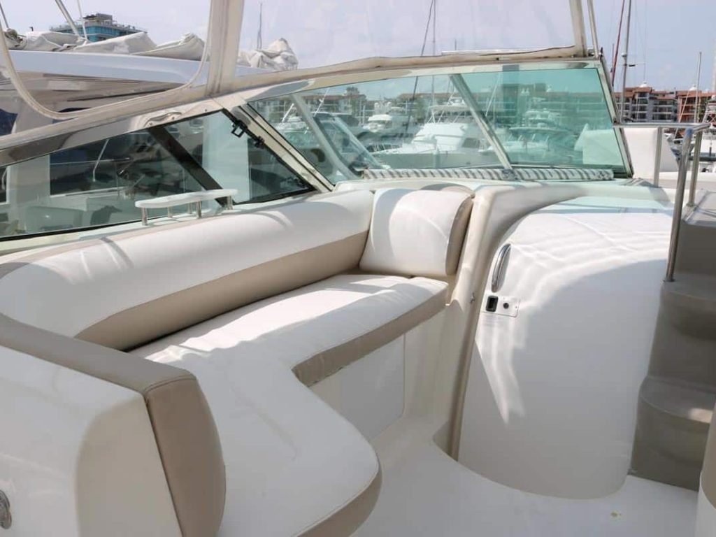 Renta-de-yates-en-puerto-vallarta---Cruiser-44-(8)