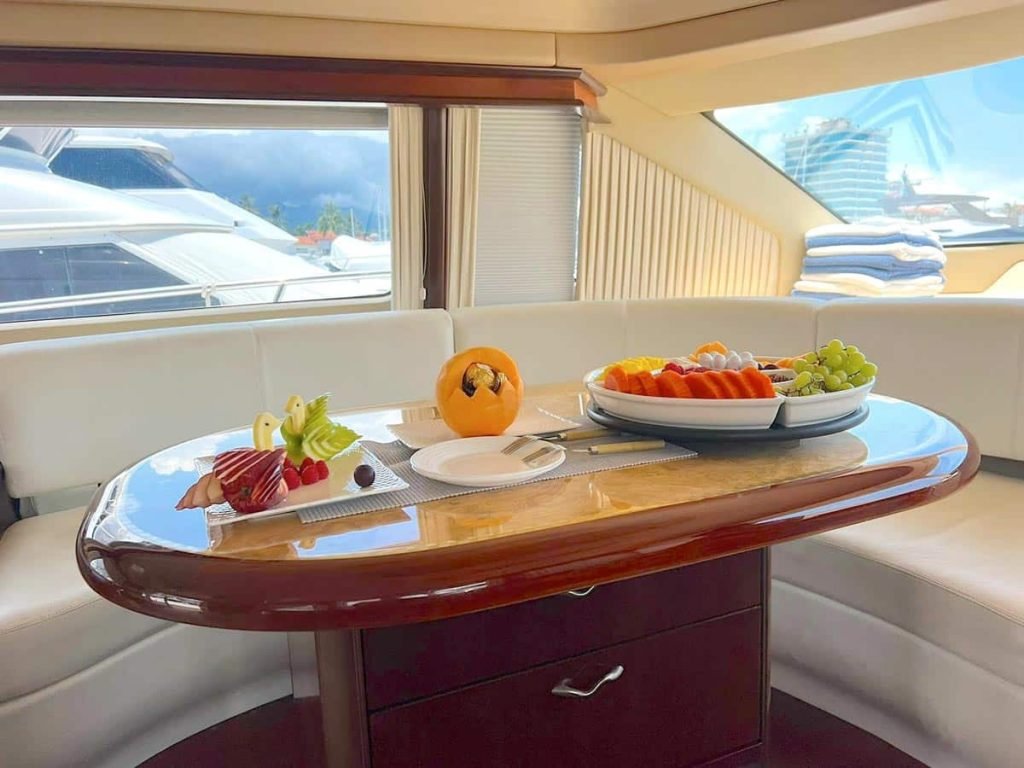 Renta de yates en puerto vallarta - Sea Ray 60 (4)