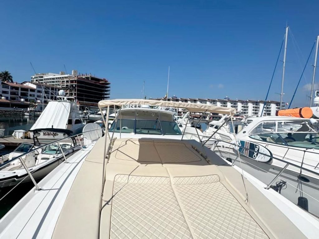 Sea Ray 55 Sundancer Renta de Yates en Puerto Vallarta