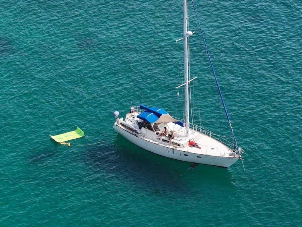 Velero en renta en Riviera Nayarit Maple Leaf 48