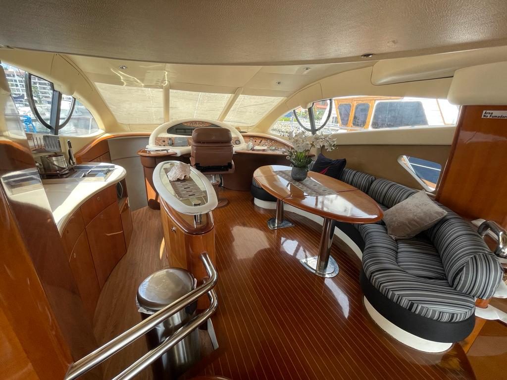 Yate de lujo en Puerto Vallarta - Azimut 58 Fly
