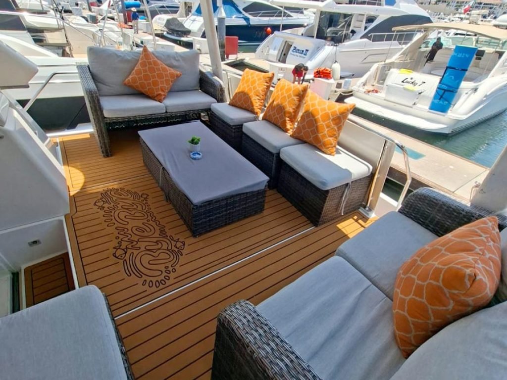 Yacht-Rental-Puerto-Vallarta---Carver-42-2