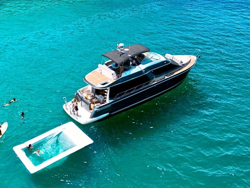 Yate-de-Lujo-en-Nuevo-Vallarta-Custom-60-(6)