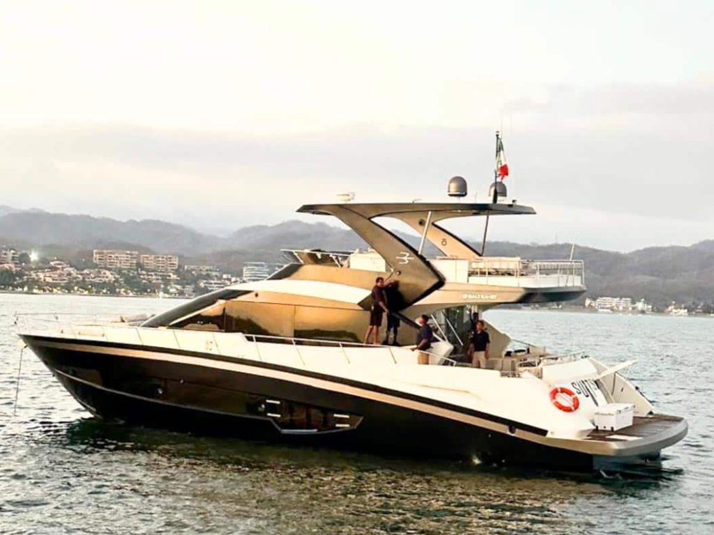 Yate de Lujo en Nuevo Vallarta Custom 70 (7)