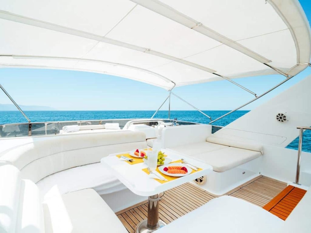 Yate-de-Lujo-en-Puerto-Vallarta-en-renta---Vtech-65-(6)