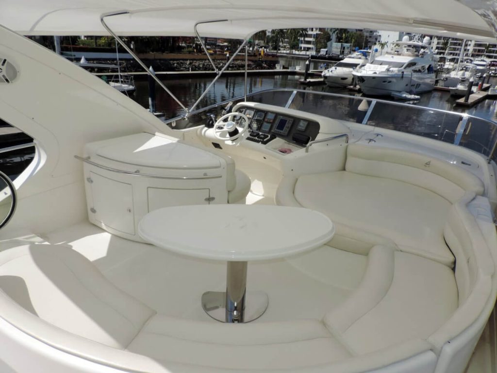 Yate de lujo en Puerto Vallarta - Azimut 58