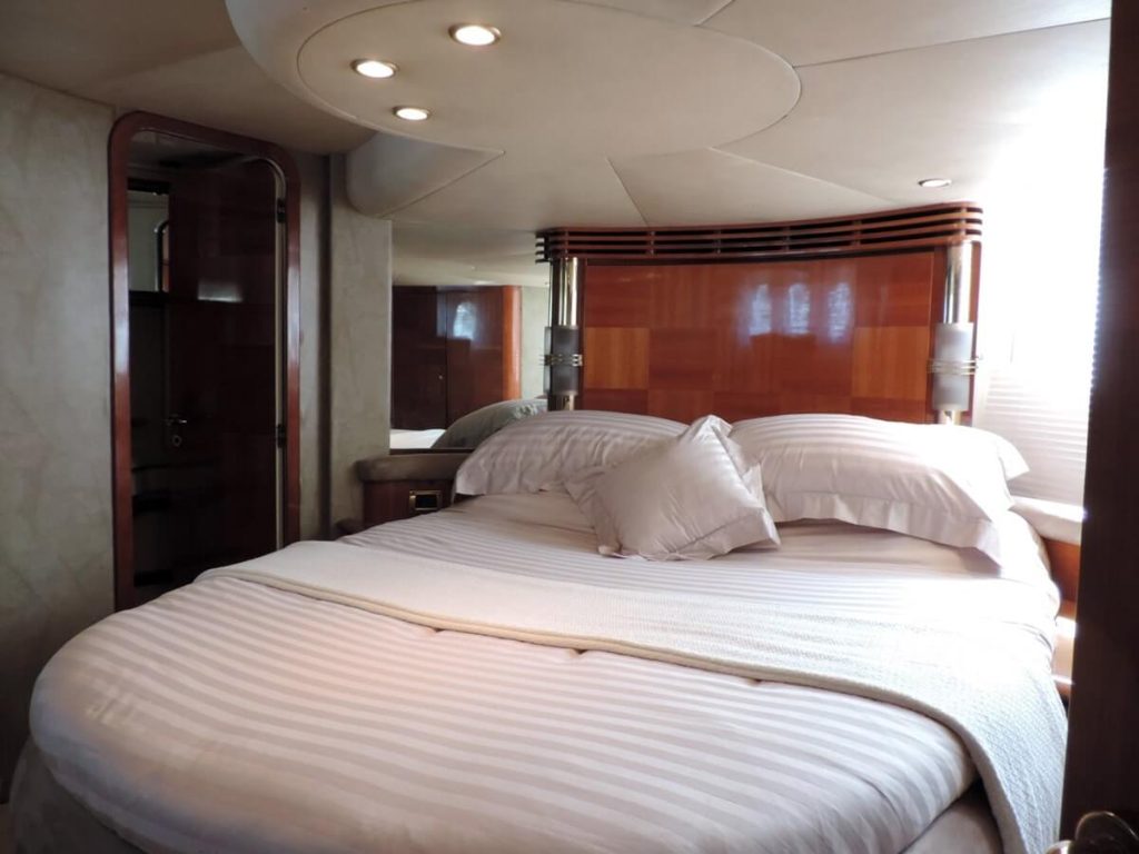 Yate de lujo en Puerto Vallarta - Azimut 58