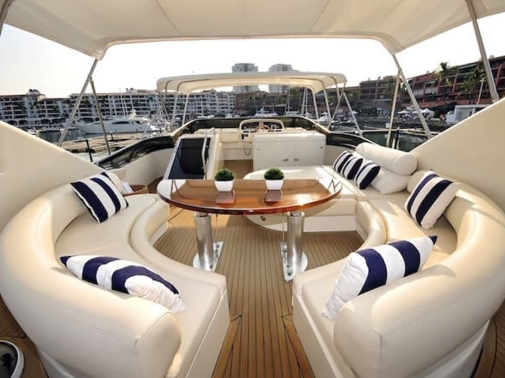 Luxury Yacht Puerto Vallarta - Azimut 85