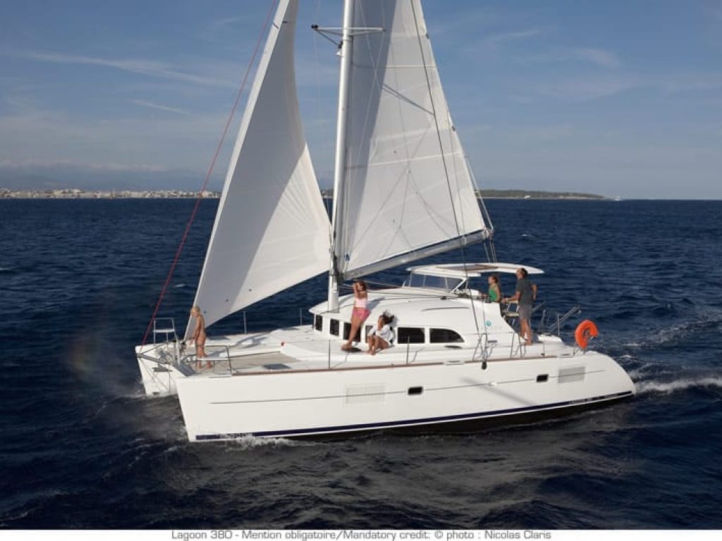 Lagoon 38 - Catamaran Puerto Vallarta