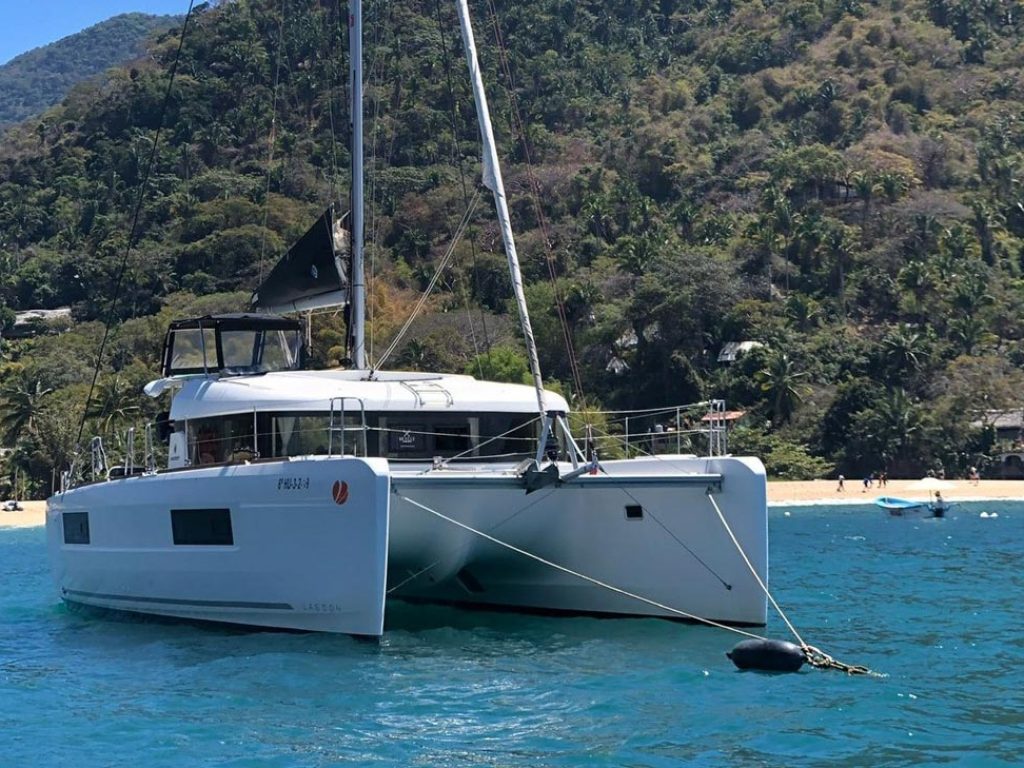 Lagoon 40 - 18 PAX Catamaran Nuevo Vallarta