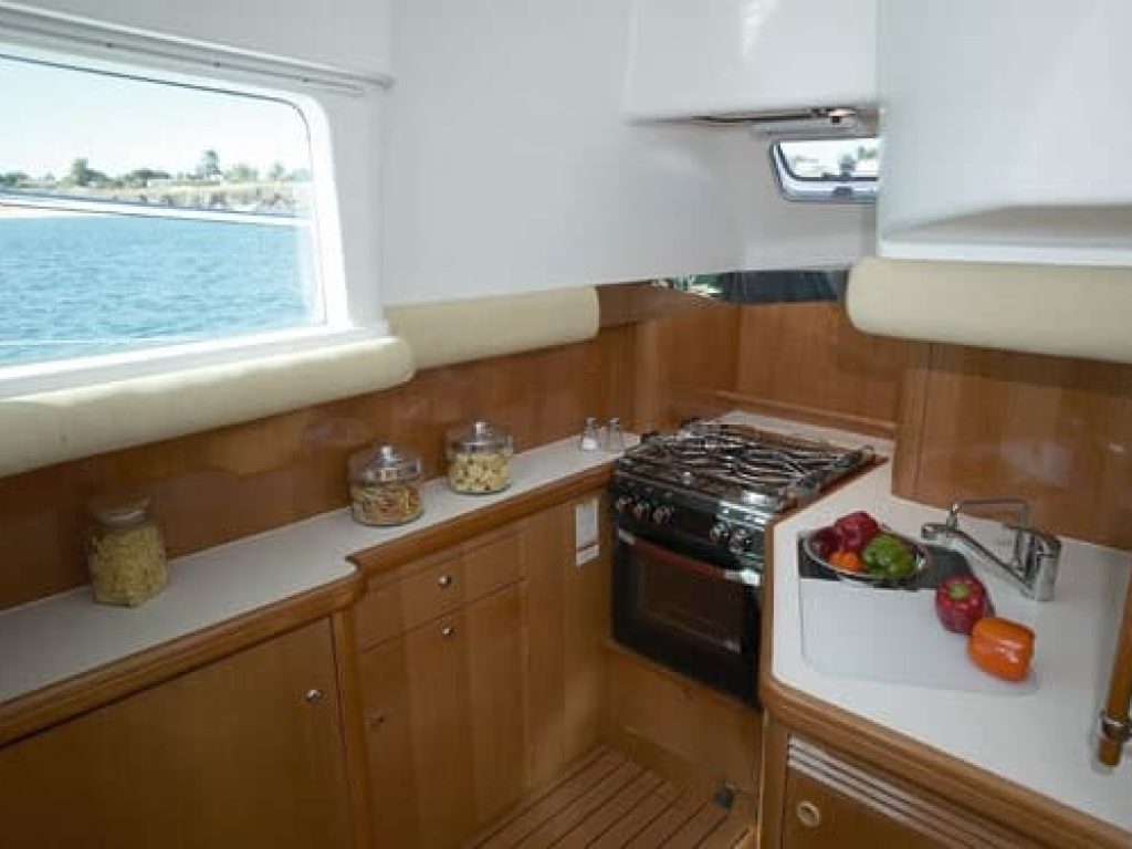 Lagoon 43 - Catamaran Puerto Vallarta