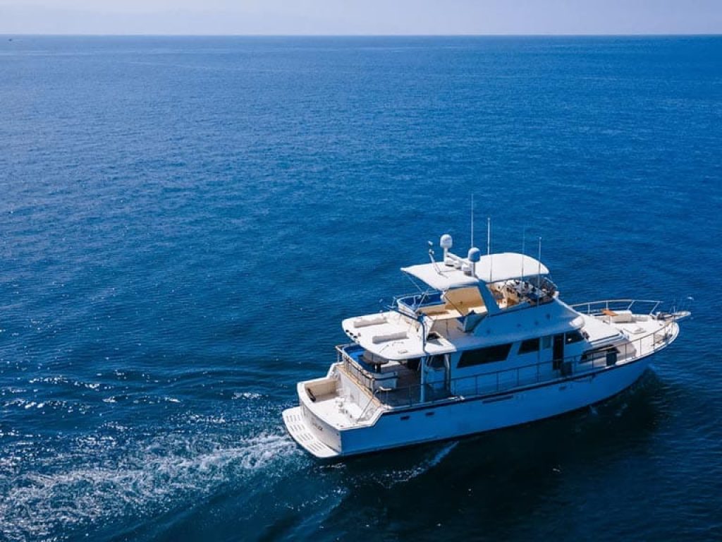 Luxury Yacht Nuevo Vallarta - Hetteras 61