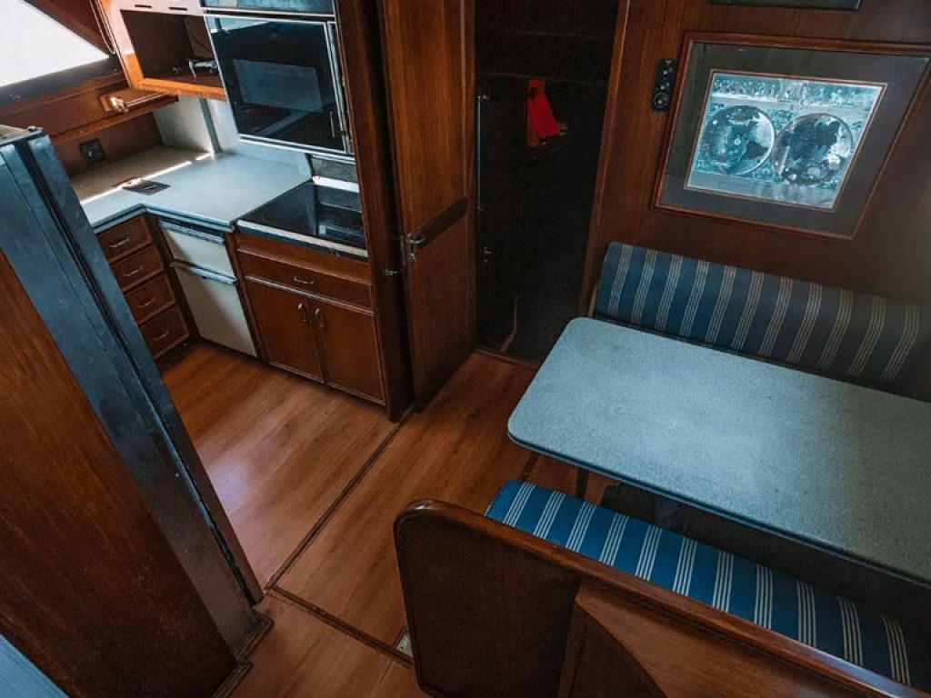 Luxury Yacht Nuevo Vallarta - Hetteras 61