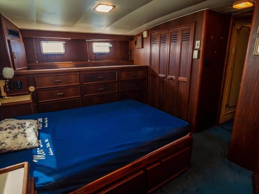 Luxury Yacht Nuevo Vallarta - Hetteras 61