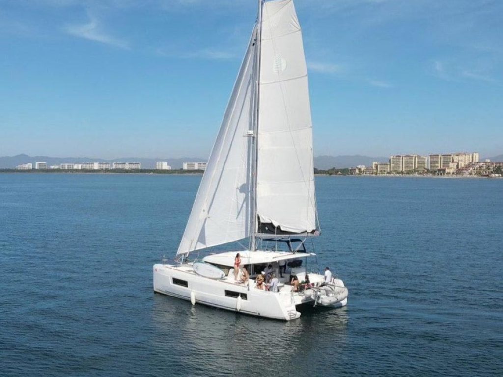 Lagoon 40 - 15 PAX Catamaran Nuevo Vallarta