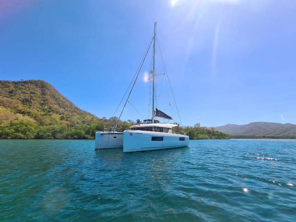 Lagoon 40 - 15 PAX Catamaran Nuevo Vallarta