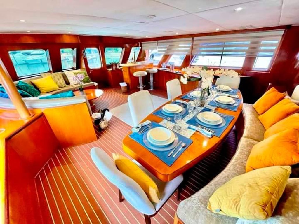 Luxury Yacht Puerto Vallarta - Custom 90