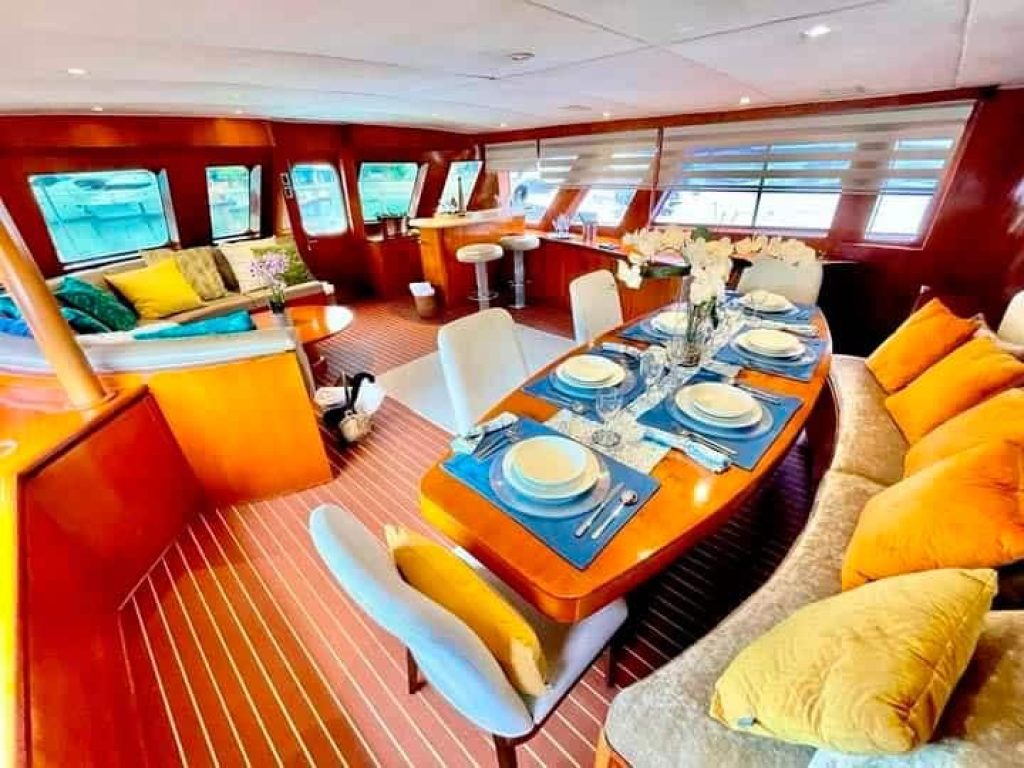 Luxury Yacht Puerto Vallarta - Custom 90