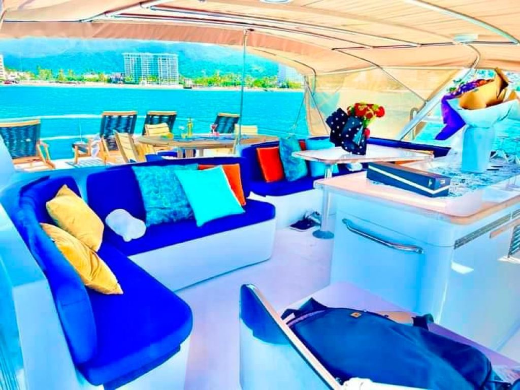Luxury Yacht Puerto Vallarta - Custom 90