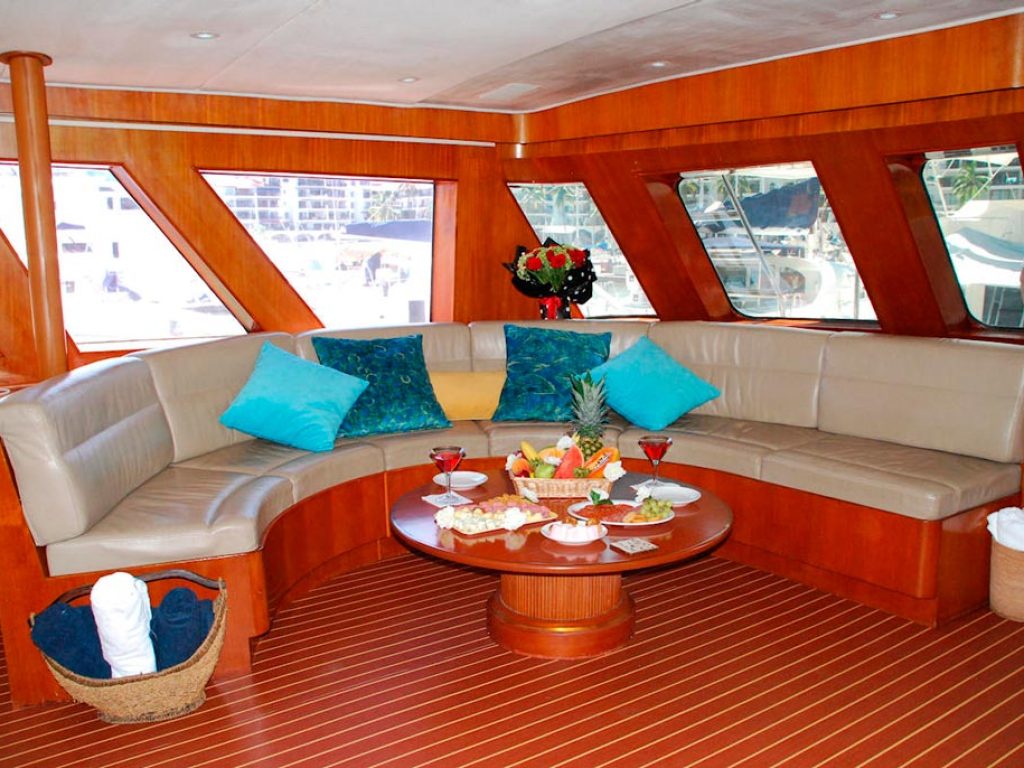 Luxury Yacht Puerto Vallarta - Custom 90