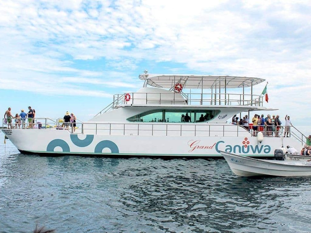 Catamaran 90 - Puerto Vallarta Catamaran Private Tours