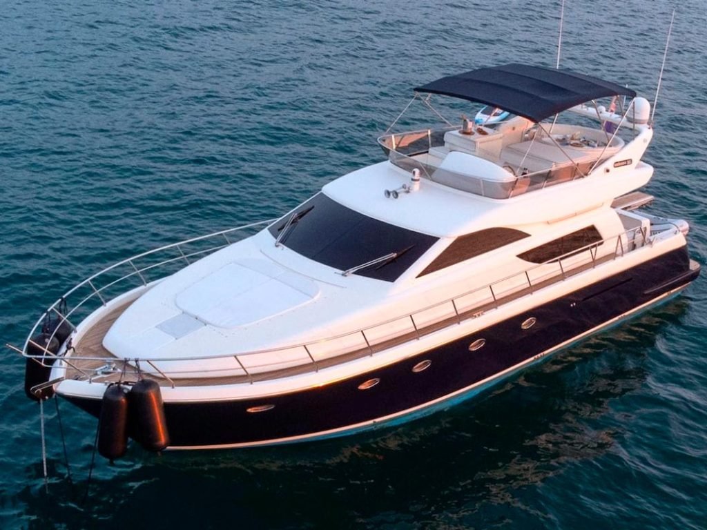 renta-de-yates-de-lujo-en-riviera-nayarit-custom-55-(4)