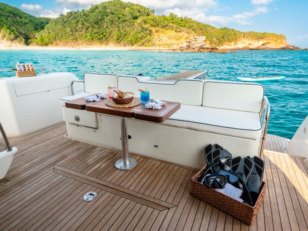 renta-de-yates-de-lujo-en-riviera-nayarit-custom-55-(6)