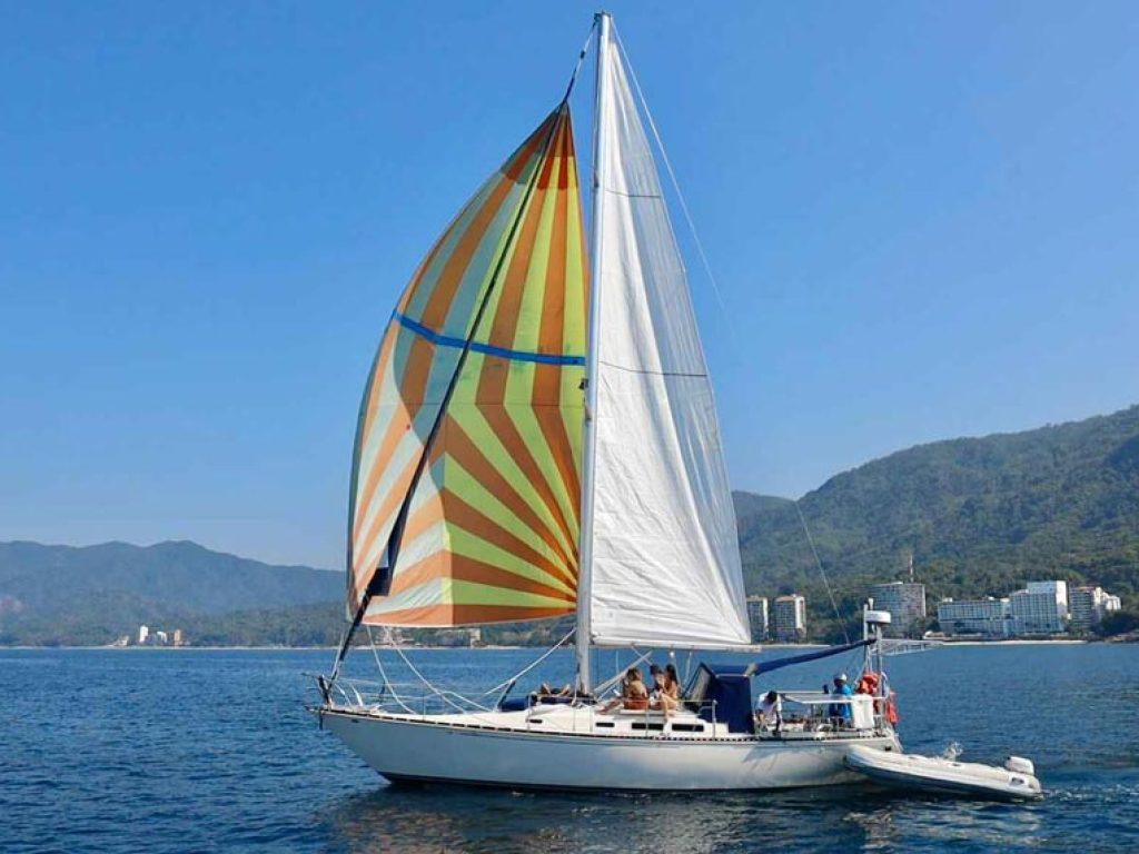 sailboat-charter-nayarit-C&C-38