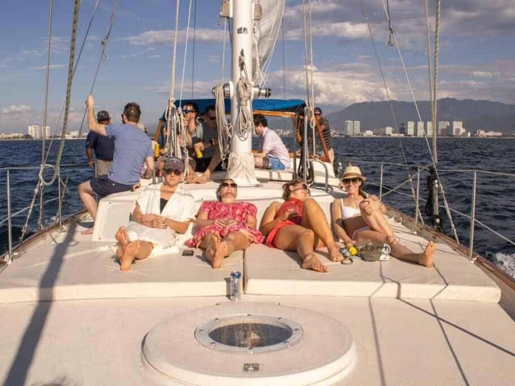 sailboat-charter-nuevo-vallarta-9